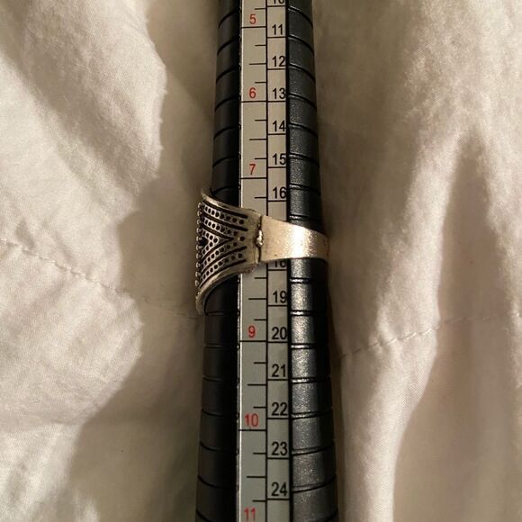 New Boho Fashion Ring Amazing Faux SilverTone Sz 8 - Picture 2 of 9